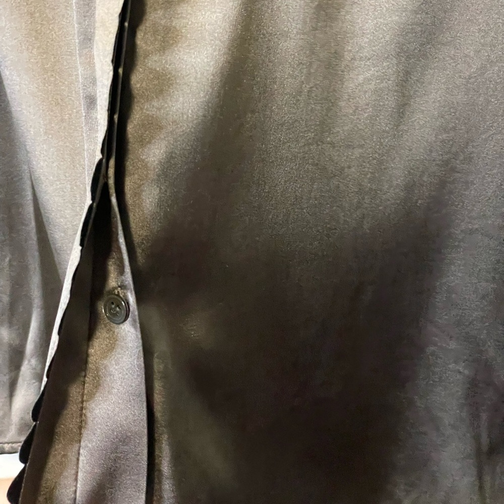 ✨SOLD-Theory Silk Blend Scalloped Button Down Blouse - Picture 8 of 10